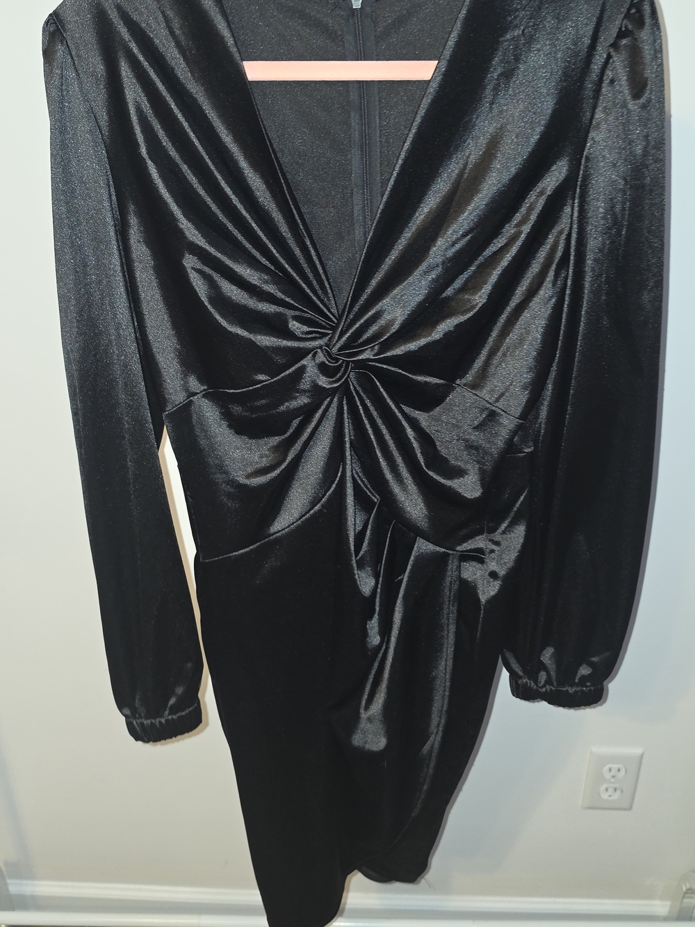 Black Twist-Knot Long Sleeve Dress -